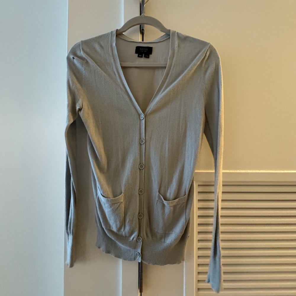 Barneys New York CO-OP Light Gray Cardigan in Cashmere and Silk